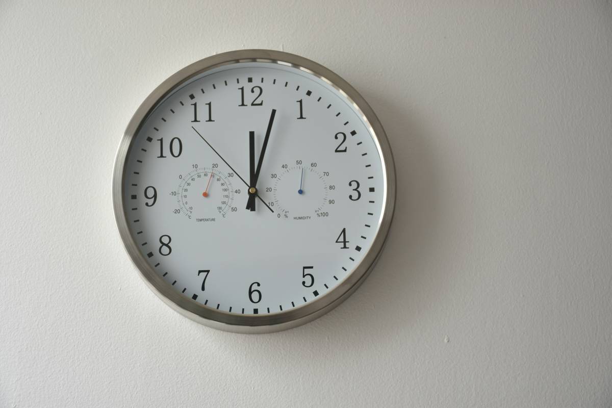 How a Wall Clock Decorative Home Design Can Fix Your Empty Walls (Without Looking Cheap)